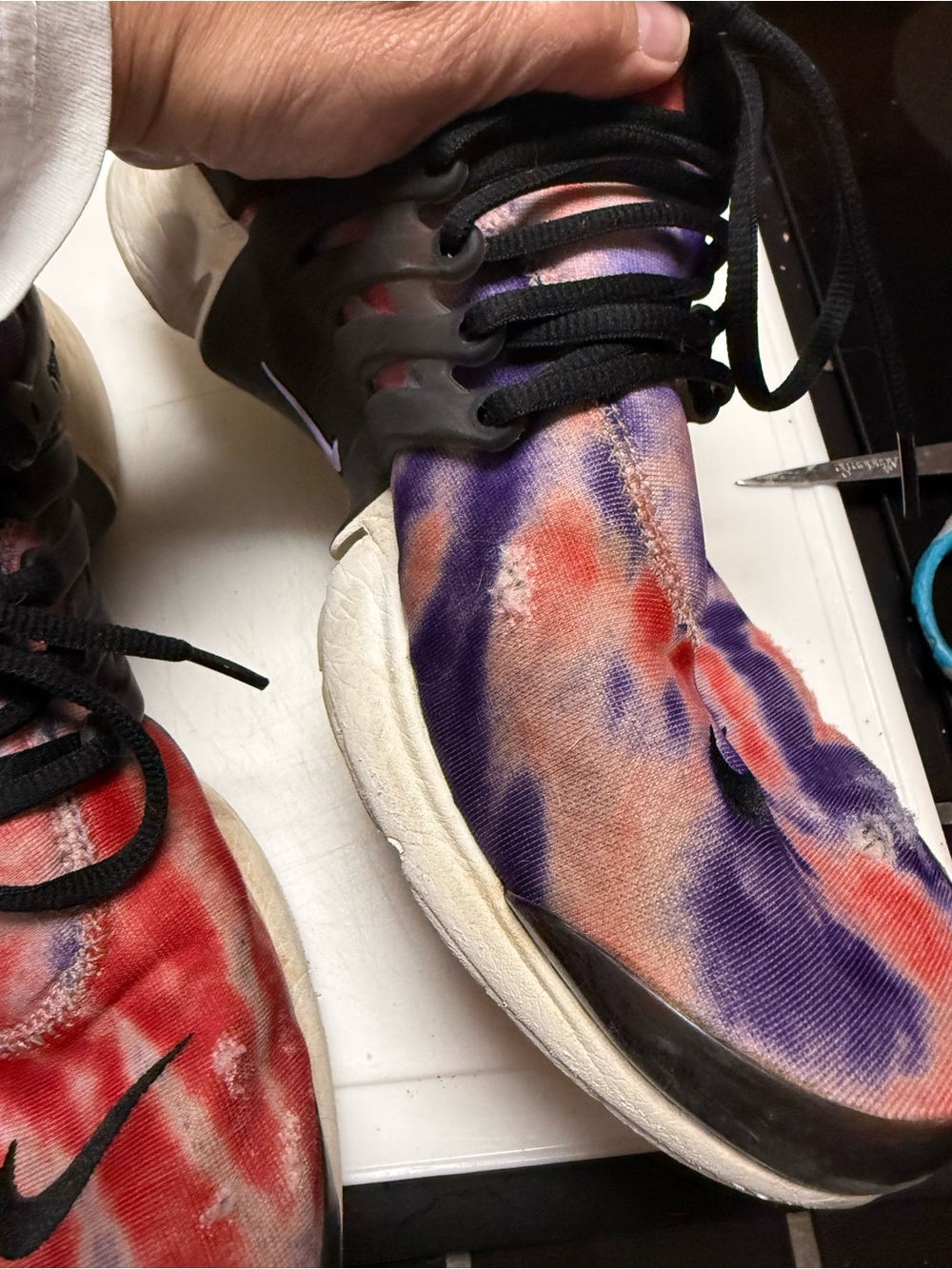 Nike Men’s 13 Tie-Dye Red & Purple Athletic Shoes - Picture 10 of 14